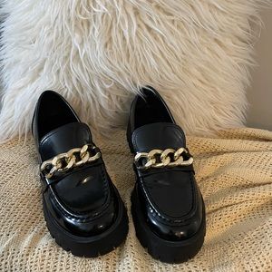 GUESS platform patent loafers